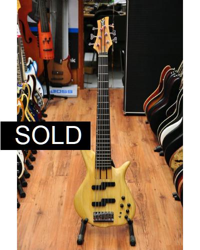 F Bass 6 string Natural